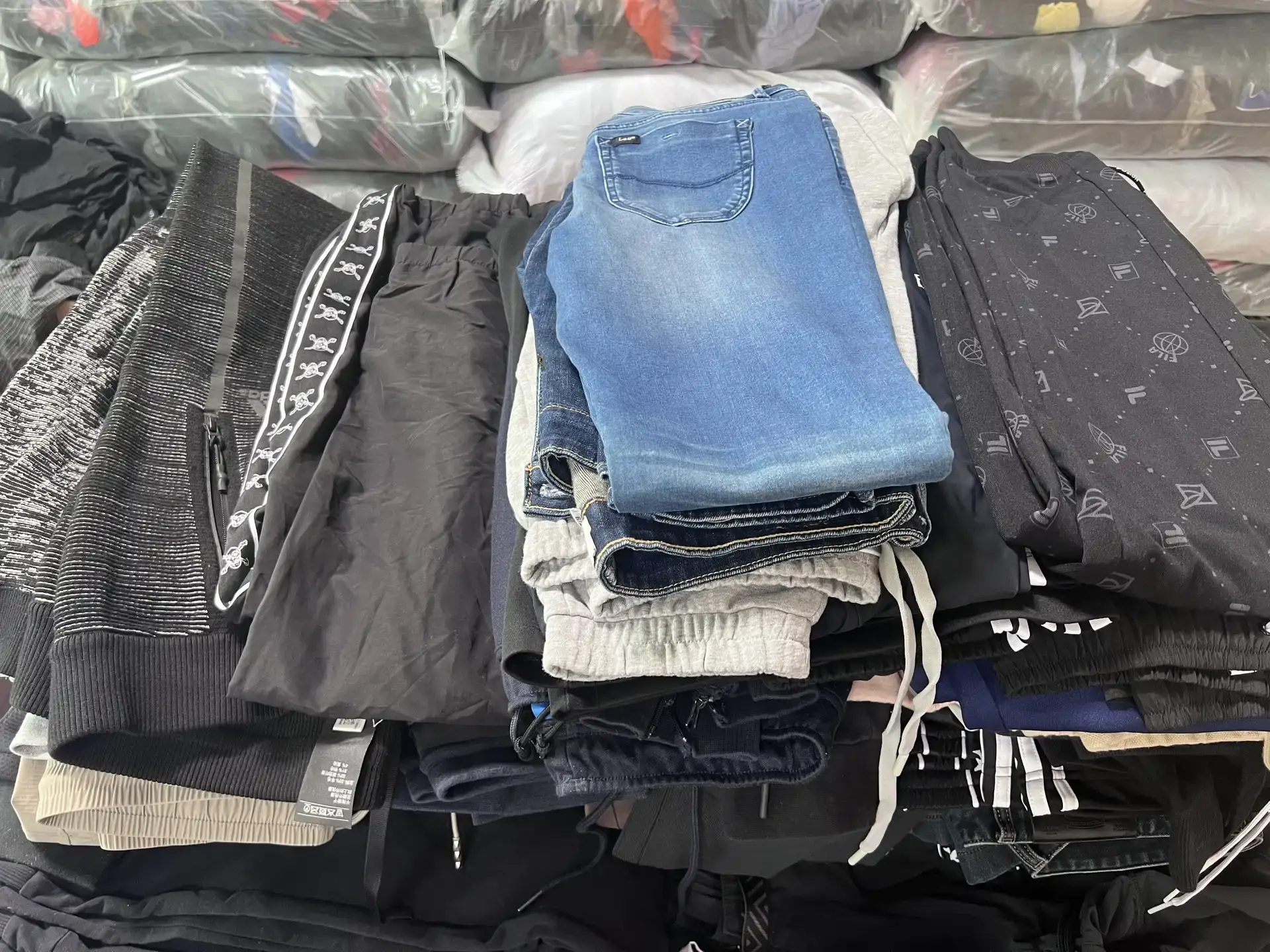 RealismThrift Sorting Facility - Wholesale Used Brand Clothes Inventory for Global B2B Export from China Factory
