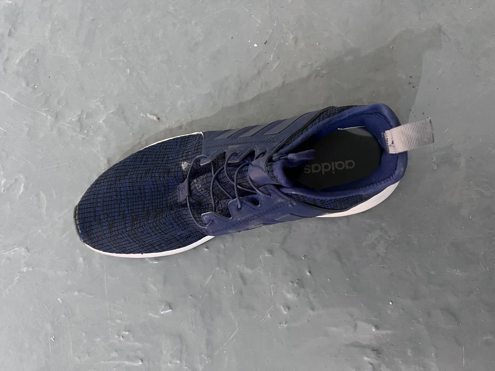 RealismThrift Wholesale Used Adidas Shoes - Sorted Branded Second-Hand Shoes Bulk Inventory from China Factory