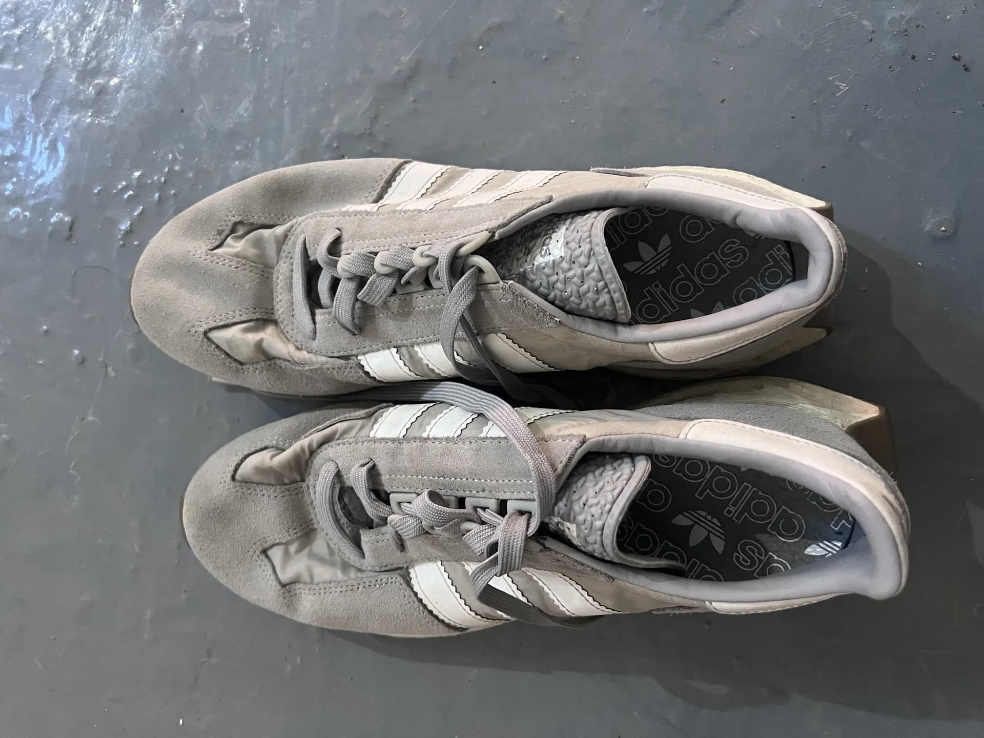 RealismThrift Shoe Quality Control Step 04 - Quality Grading for Professional Bulk Branded Sneakers Export
